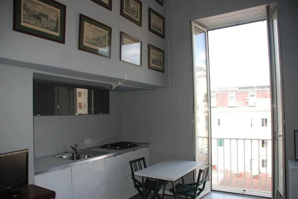 Central Charming House At Naples Apartment