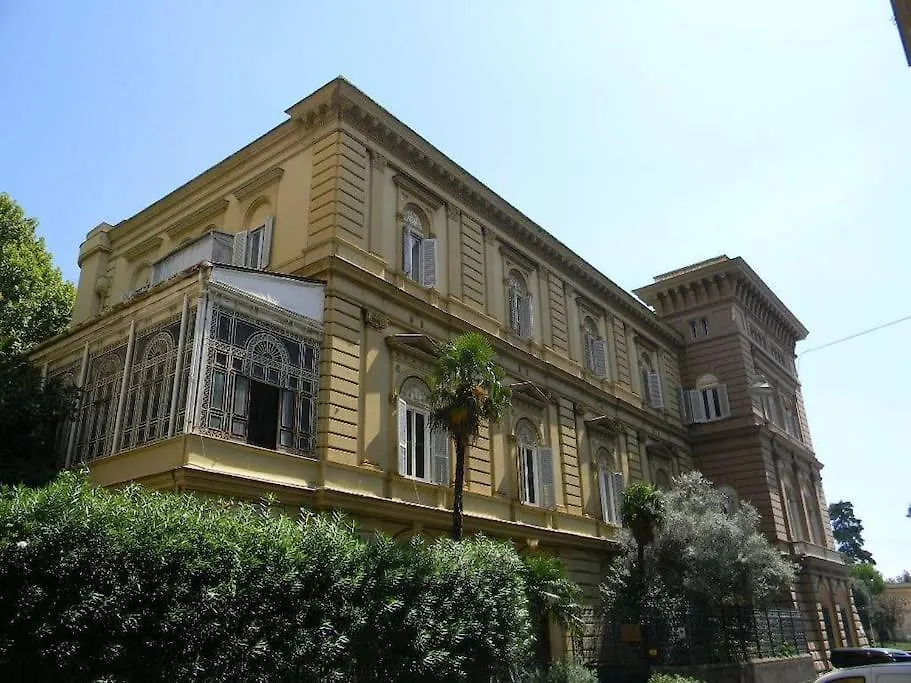 Central Charming House At Naples Apartment