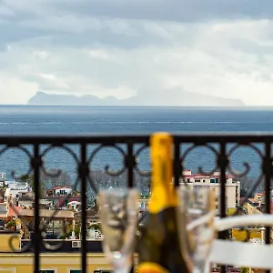 Couette-café Civico 33, Naples